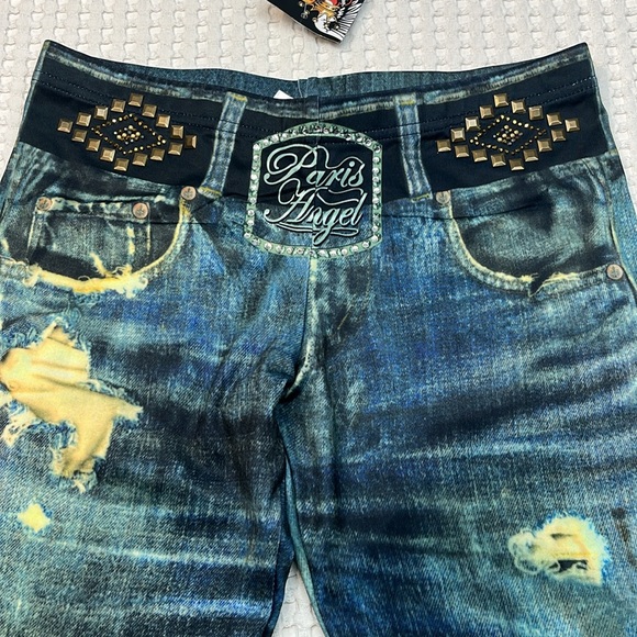 NWT Paris Angle Ripped Jean With Bedazzle Size Small - Picture 4 of 17